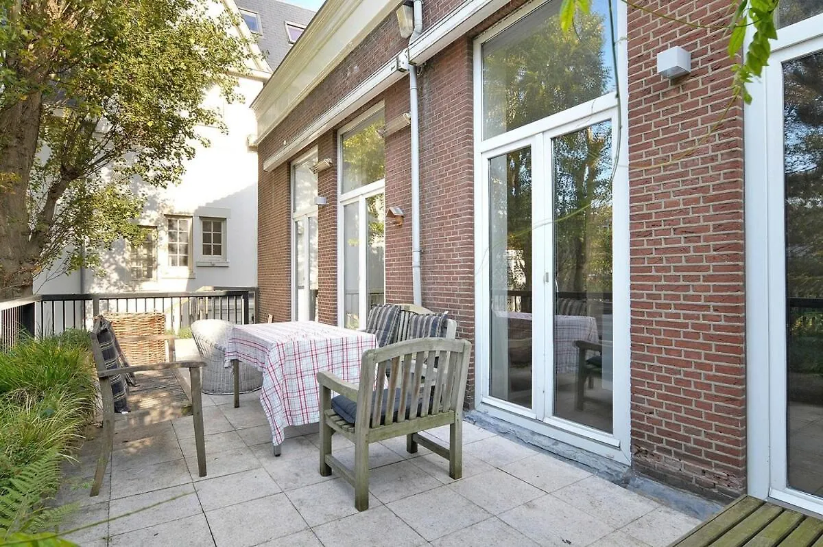 Villa Frans - Free Parking The Hague 0*,